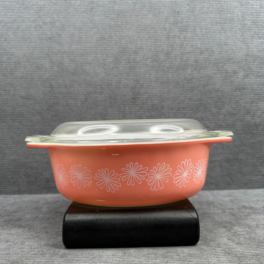 Vintage Pyrex Pink Daisy 043 1.5 QT Oval Casserole Dish with Lid 943C USA